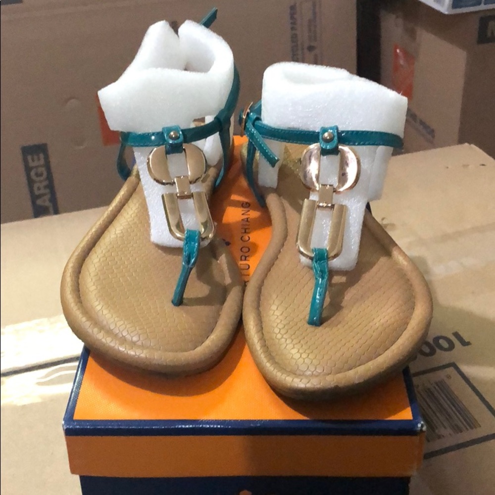 Women’s shoes